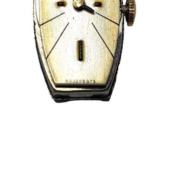 Vintage 1973 Timex Goldtone Hand Winding 17 Jewel Ladies Watch Wristwatch main image 8